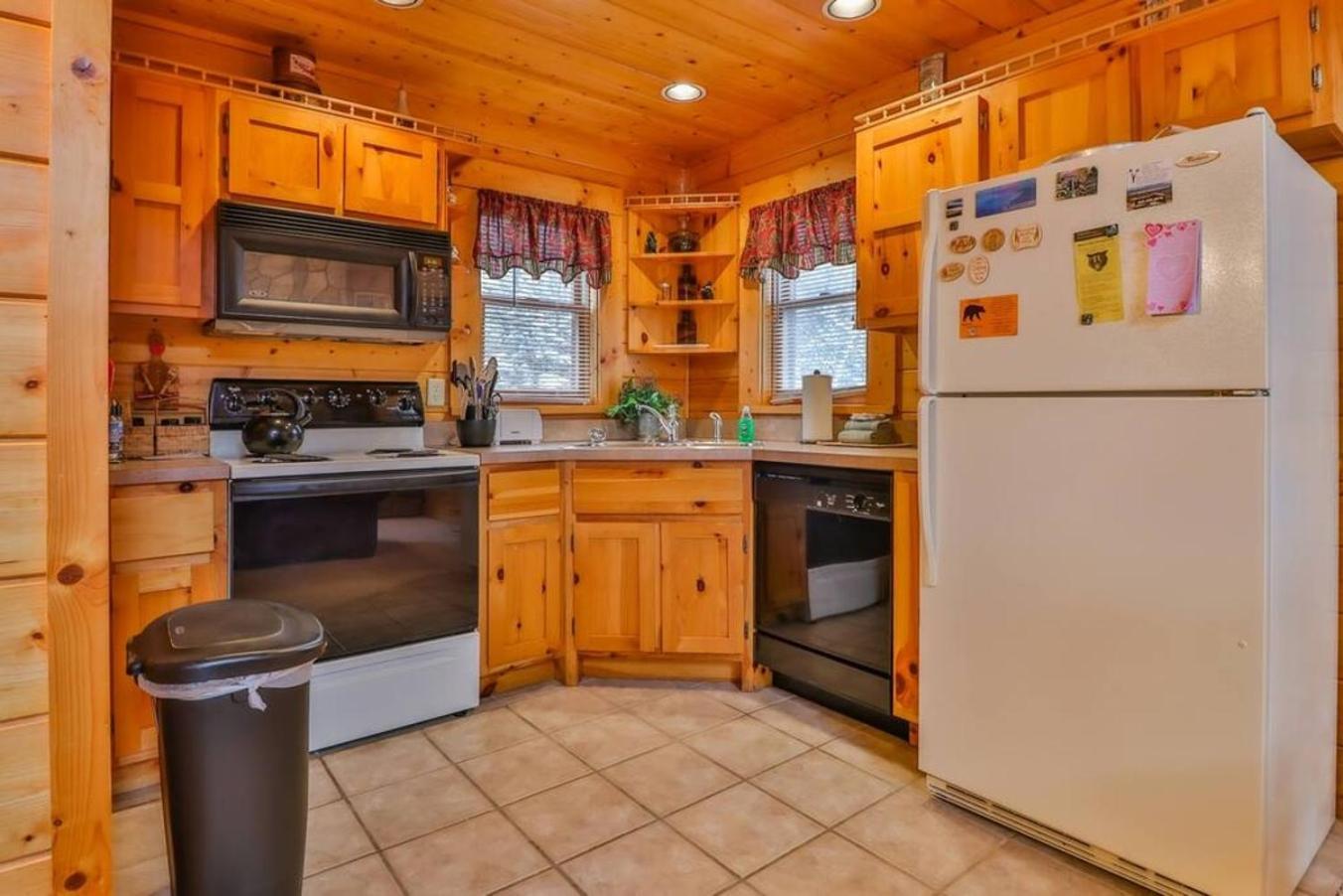 Romantic, Honeymoon Cabin In The Smokies! Gatlinburg Exterior foto